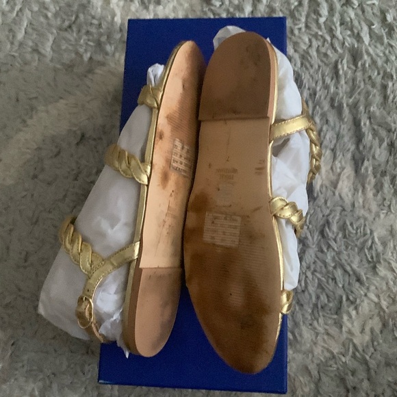 Stuart weitzman metallic Nappa gold sandals in good condition. - Picture 2 of 9